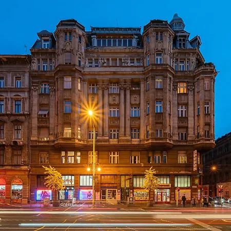 Classical Mini With A Modern Touch! * Budapest