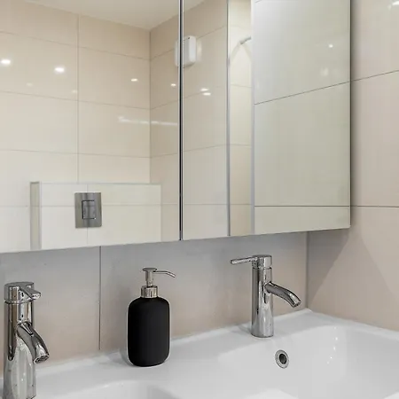 Classical Mini With A Modern Touch! Apartmán